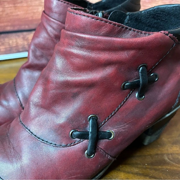Remonte Cheyenne 87 Burgundy & Black Ankle Boots - Picture 7 of 16